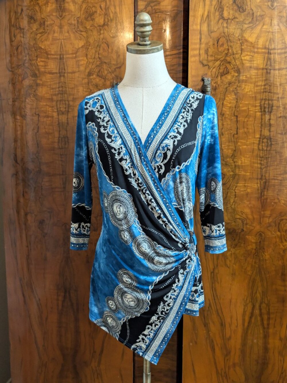 Joseph Ribkoff Vintage Blue Chain Medallion Coin Print Faux Wrap Blouse Size 10
